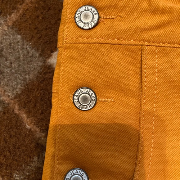 Men’s XL overall shorts, mustard yellow, with 6 pockets! Never worn! - Picture 4 of 8